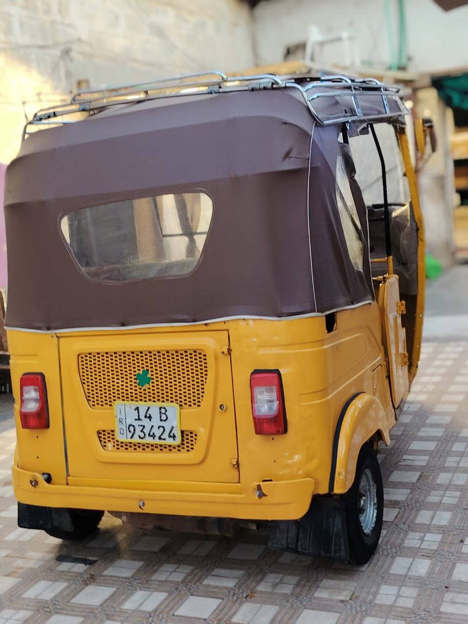 تكتك لبيع موديل 2021 رقم وسنويه بأسمي شوفت العين عنواني البصرة المعقل رقمي
***********  السعر 6/700 وبيها مجال فقط لشراي 
وسنويه جديدة ورقم جديد بأسمي
