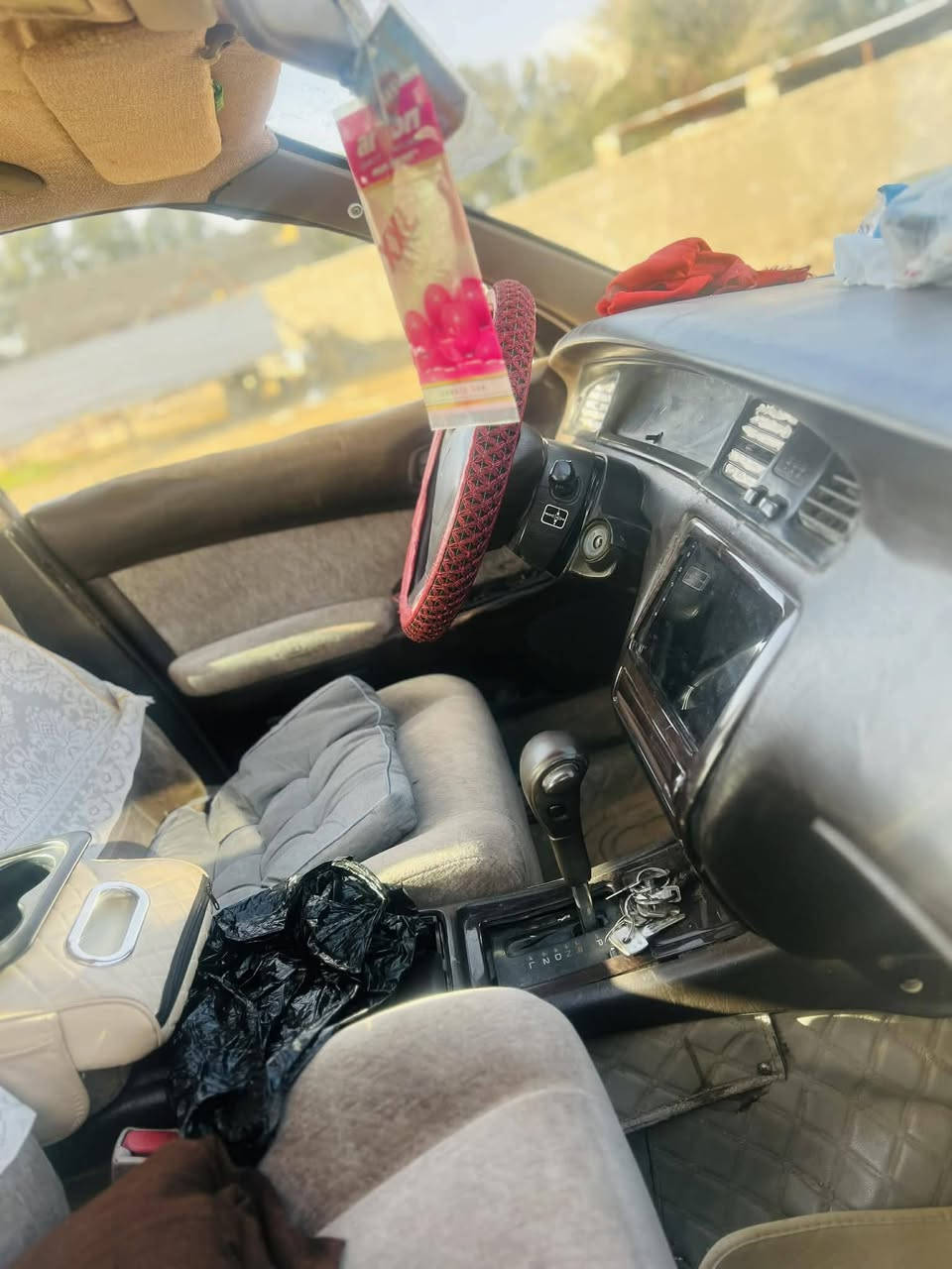 بطه للبيع 
موديل 2000 اصل
هزه جديده بشهر 1 
رقم مثنى دولي لاصق
سنويه لل 31
متصل
السياره مكفوله من الكصه والعيب الشرعي 
سياره جديده وتجي تشوف بعينك 
السعر 54
ه‍. ***********
 المكان:  الديوانيه قضاء السدير
