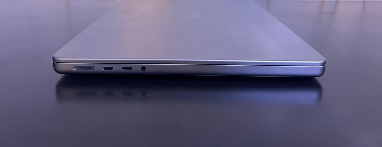 MacBook Pro M1 Pro 14” 2021 

Ram 16 | SSD 500 

Battery 96 - Cycle 89 

Price: 1.480.000 

***********
