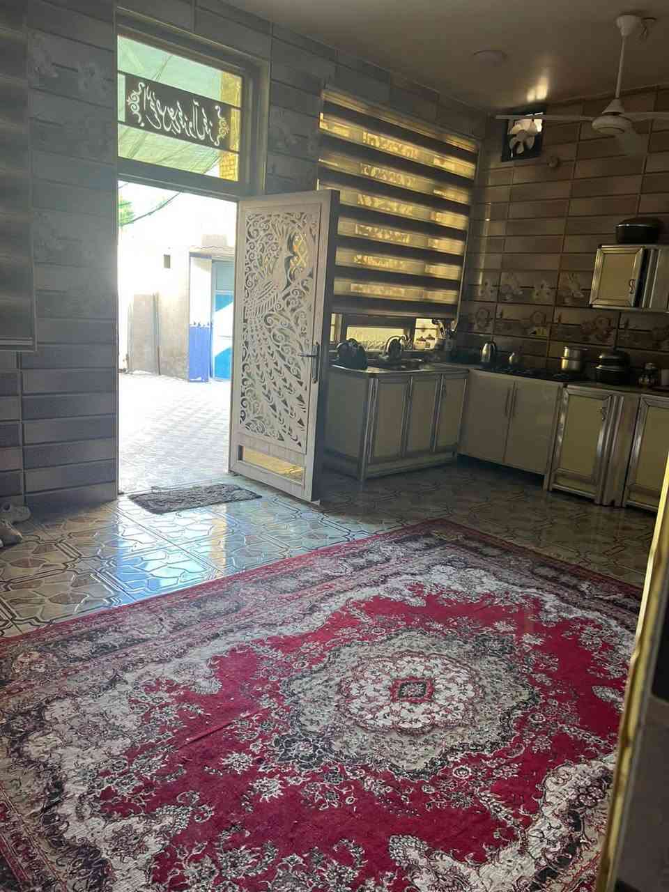 دار 250م طابقين وحديقة وكراج بالعمداء مصفر سعره جدااااااااا مناسب الشراي يتصل ويدلل
***********
