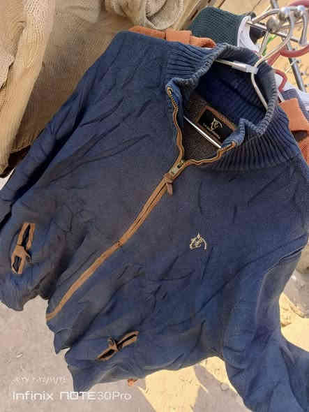 فتح باله بلوز رجالي درجه اولى 
موقعنا صوب بني رجاب بالفلكه كرفان يم مدرسه السياب 
يوجد توصيل 
***********
