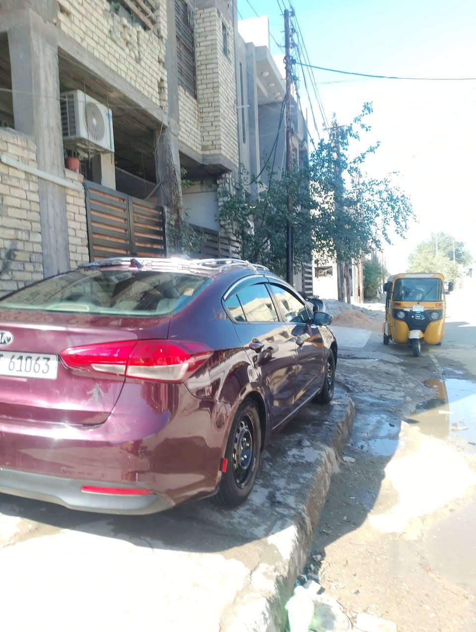 سلام عليكم شباب فورتي للبيع موديل ٢٠١٧ ضربتها جاملغين وبنيد وبيها شخط بل باب ليسرة باقي كفالة مكينة مكفولة لاتنقيص ولاتبخير السعر شدة و١٠ رقم***********
