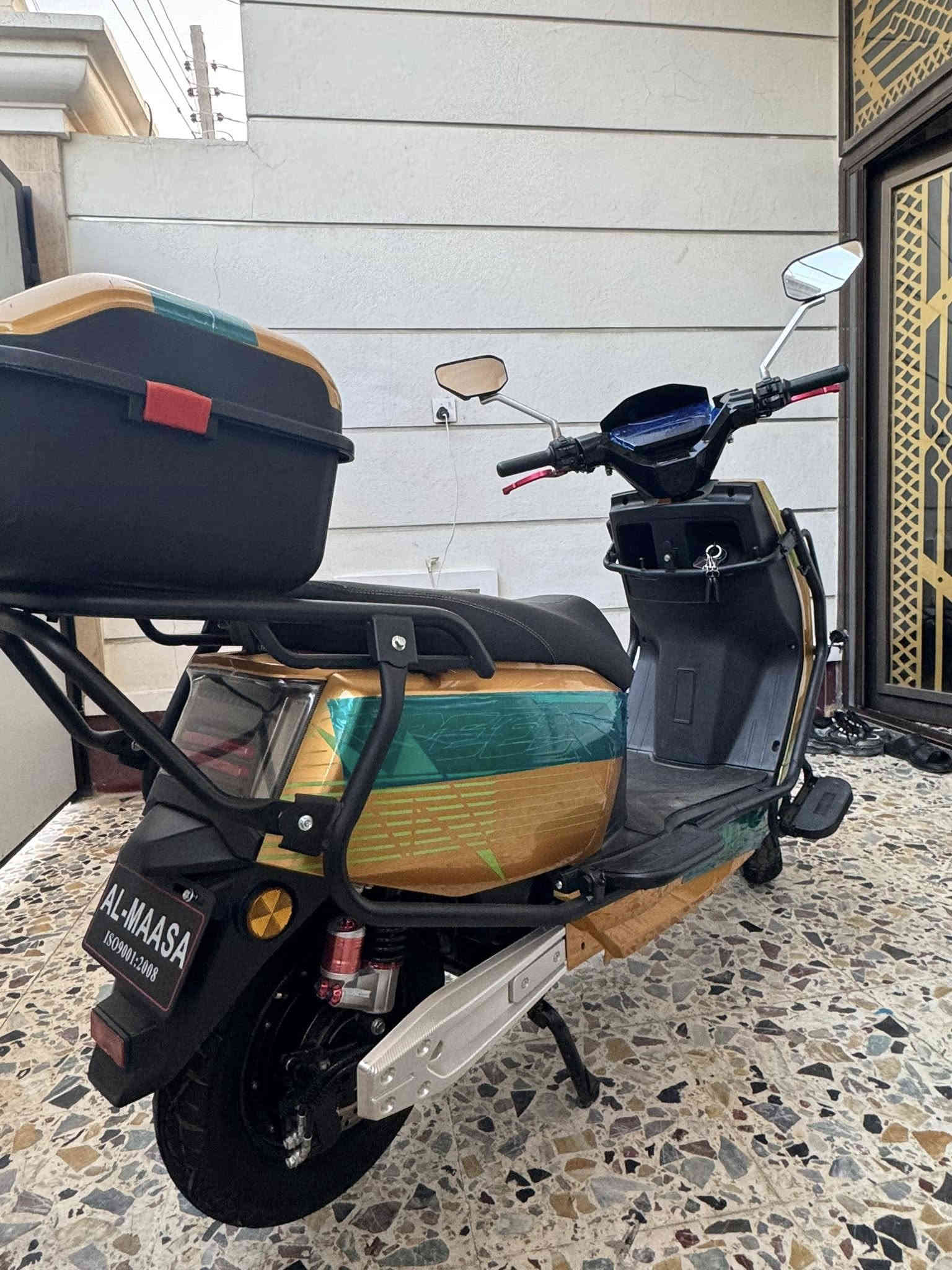 السلام عليكم ماطور شحن نوع ماسه مدرع بل كامل أبو عيون ماطور ٦ بطاريات وين متريد افحص مستعمل قليل مناقصه آي شي أربع نمر سرعته ٩٩ دبل إشاره تثبيت سرعه نضام بك هورن زنون عالي ناصي كامل مكمل سعره ٧٥٠ بي مجال عنوان رمادي تأميم اتصال ***********
