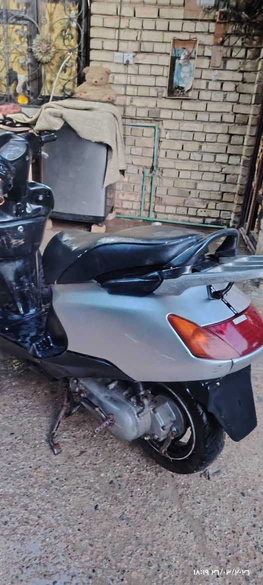 دراجه للبيع سبيسي  سرعه 100دراجه مجفته جديده بس بيه شغله سن مال بلك مال كور مسحوك بس داجه كهربائيات كله شغاله دراجه بيه اوراق صوليه    سعر 100قفل شراي يجي خاص  المكان ناحية الوحده شارع عشرين


**إذا كنت صاحب هذا الإعلان وتريد حذفه لأي سبب، رجاءا أرسل رسالة إلى الدعم الفني**