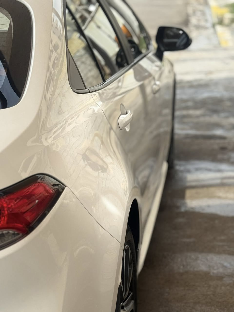 السلام عليكم كورلا هايبرد شكل الأمريكي موديل 24 فول مواصفات داخل جلد قرميدي ماشيه 30 الف السعر 145 وبيها مجال حك الجيه الاتصال *********** مكاني بغداد متواجد فيس وتساب
