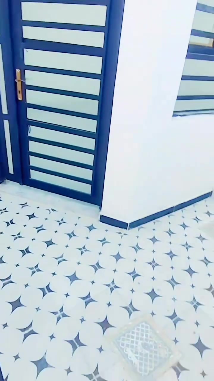 🏠 / دار للبيع
مساحه 100 م طابو زراعي سند 25
واجهه 5 م / نزال 20 م 

🧱 بناء حديث درجه أولى ( تشطيب نهائي )

الطابق الاول / مطبخ . أستقبال . هول . غرفه . مجمع صحيات  داخالي وخارجيه . كراج 

الطابق الثاني / 2 غرف . هول . مجمع صحيات 

🌏 الموقع / شارع 80 مال كربلاء ( قريب من البانزين خانه)

للأستفسار أكثر📞

***********
