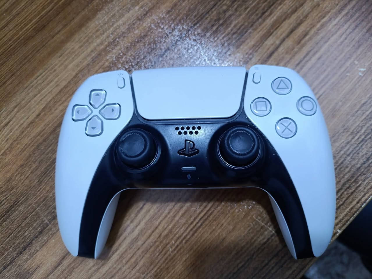 السلام عليكم
بلي ستيشن 5 فات نظيف بحاله جيده مع يده
667.2 غيغابايت
مع قرص red dead 2
قاعدة مروحة للبلي و بنفس الوقت شاحنة جوستكين و مكان أقراص
و كيبورد 100% من شركه سكروبيون led . هديه مني
السعر 925الف دينار و قابل للتفاوض 
للتواصل على الرقم أو واتساب ***********
توصيل داخل الديوانية و خارج
مع علبه نظيفه
