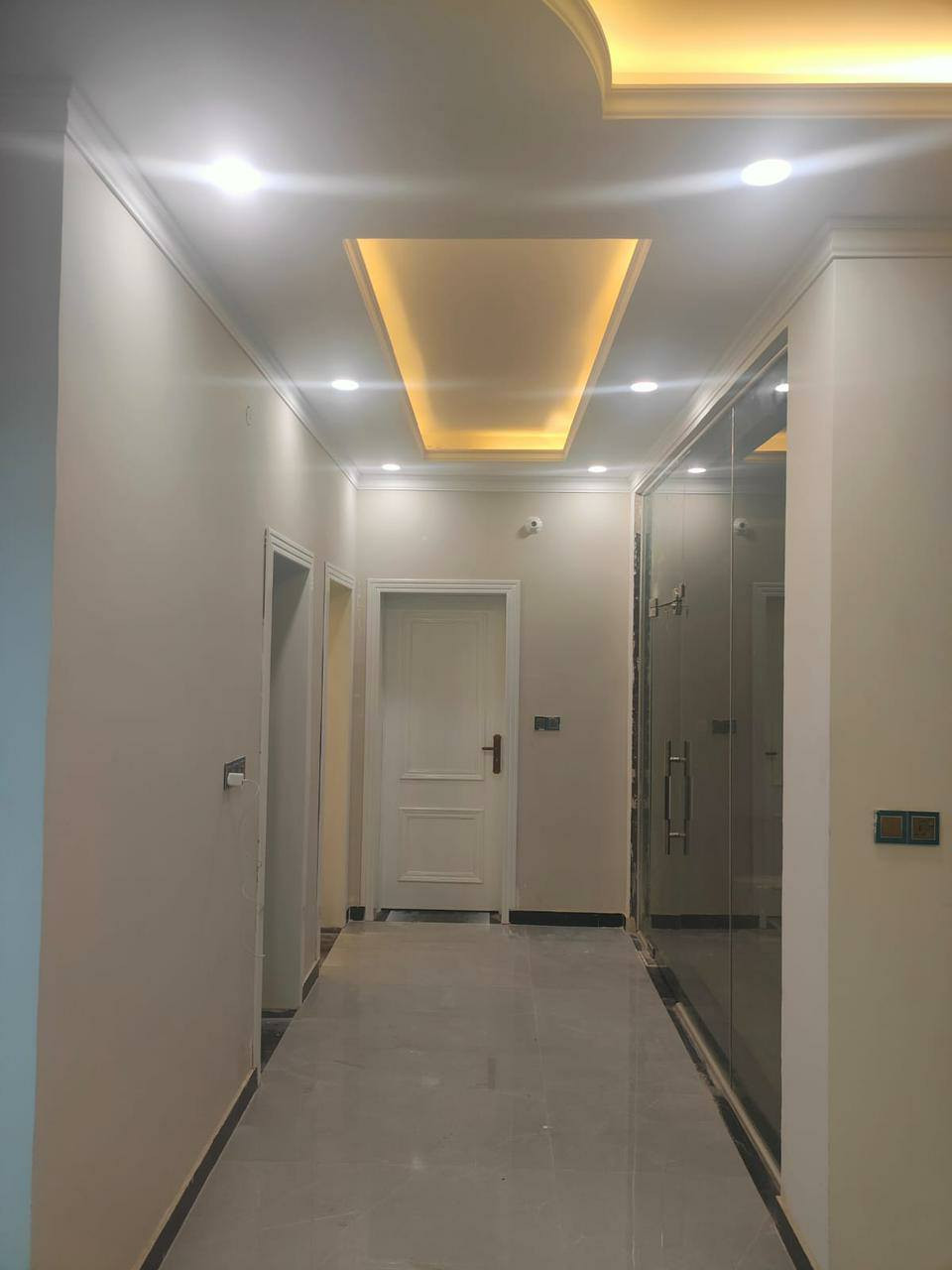 بيت للبيع 250متر خلف مطعم حياوي البيت كلش مرتب
حديث بناء درجه اولى 

استقبال 

وصاله

وغرف نوم عدد 2

ومطبخ حار وبارد 

وصحيات داخليه وخارجيه عدد3

حديقة 

كراج 

البيت تستلم مفتاح ابواب كامله جام مفرغات 

كلشي كامل  ويسلمك محجر درج تستلم مفتاح 

الاستفسار 

***********

***********

او مراجعة مكتبنا الكان في الديوانية الجزائر شارع المطاعم قرب صيدليه عالم الدواء اذا ارت بيع عقار او بناء اوترميم اوتنفيذ ما عليك فقط مراسلتنا 

المطور العقاري
