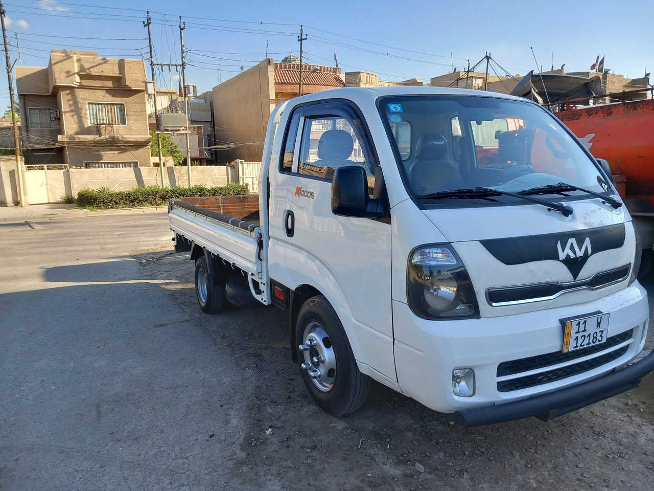 السلام عليكم سيارة كية فحل الرقم بغداد مكفولة كفالة عامة لا ضربة ولا صبغ محرك 4000  موديل 2016 مكان بغداد مدينة لصد الحبيبيه رقم ***********
