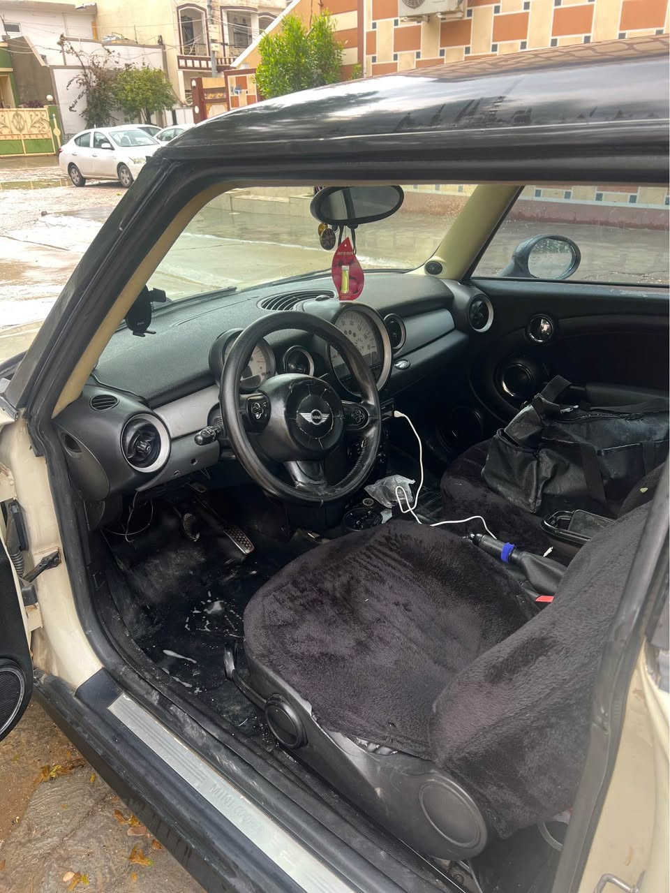 منى كوبر بريطانى 2011
مكينى لوك تازيه 
كير بةشرته 
موسو براوه نيه
*********** كالار, السليمانية
