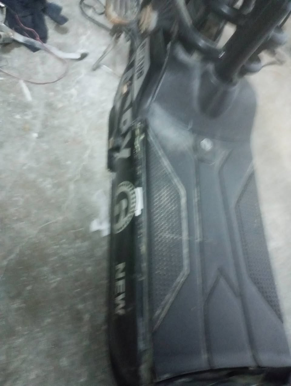 سلام عليكم بايسكل شحن اي عيب مابي جديد كفرات جدد شقال بطاريات جدد شاحنه ابلا ديه كلا شقال موديل 2025شقال اربع سرع 90السعر 80وبي مجال حك الجيه عنوان كركوك شراي اتصل ***********شراي اتصل
