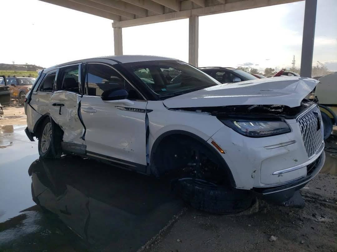 السلام عليكم
لينكولن كورسير 2023
مع كل ادواتها الاحتياطي. بس ركب وسمكر
العنوان الحله البكرلي
***********
السعر،175ورقه
