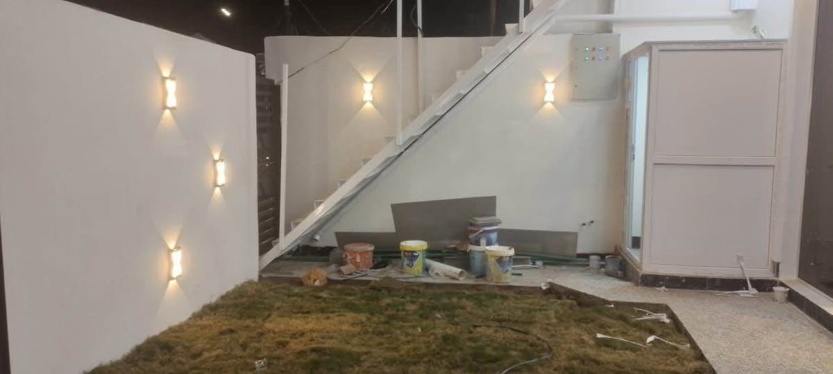 ٢٢٠ متر مربع زراعي ملك صرف سند ٢٥ 
حي المصطفى خلف المول الجديد وقطع القضاة دور الضباط المدخل الجديد 
٥ غرف نوم 
٣ حمام 
٢ مطبخ 
هول ٢ 
استقبال ٢ 
كراج سياره 
حديقه ٢ 
سطح ٢ 
بناء ٢٥ السعر ٢٧٠ مليون
للاستفسار مراسله الصفحه اول التعليق 
***********
*********** بعقوبة, ديالى
