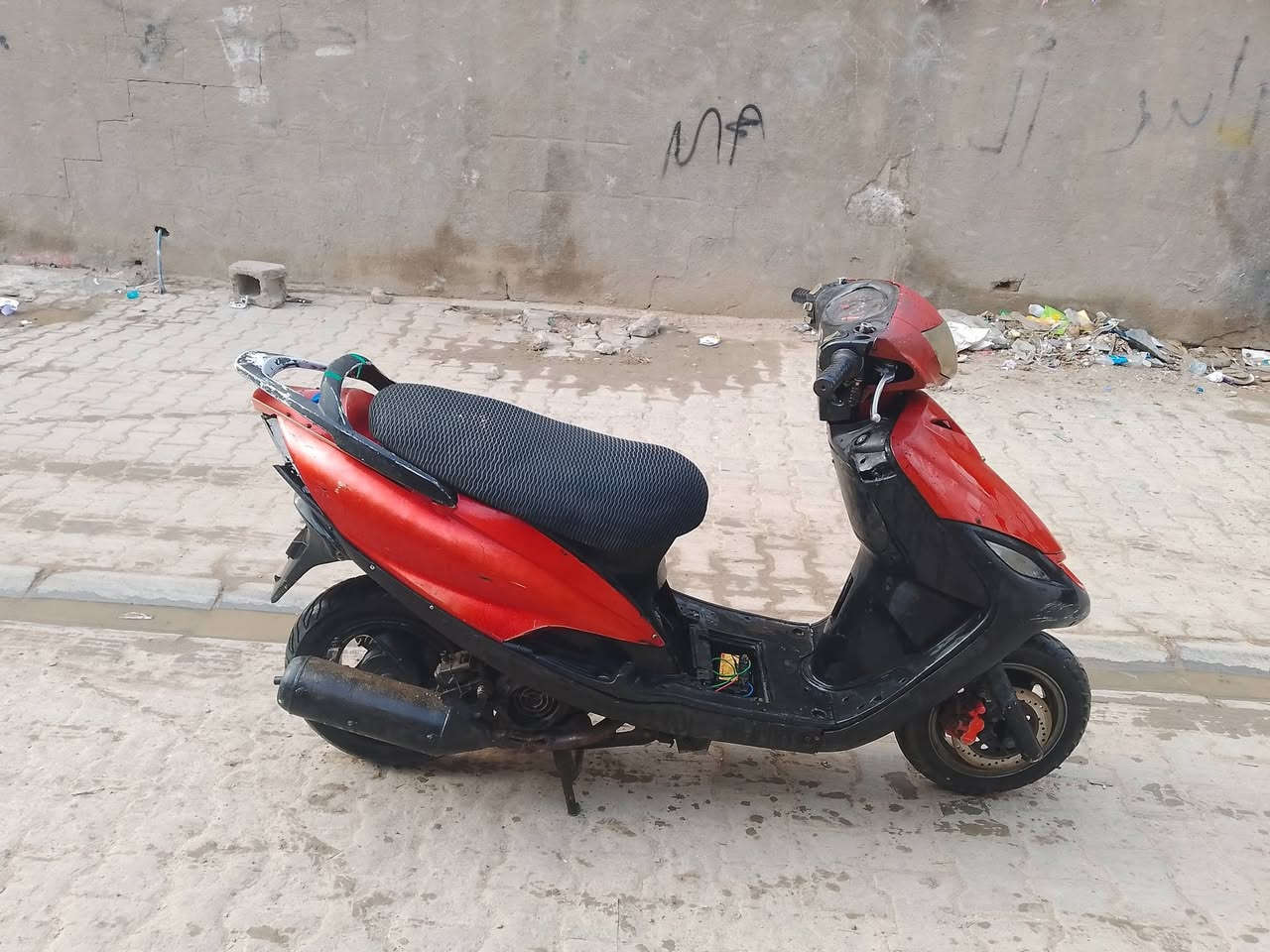 سلام عليكم دراجه ماكس 140مكينه خير من الله كهربائيات كلا شغال فقط باتري يرادلهه سعر 200وبيهٱ مجاال الطيبين مكاني محموديه تايرات جدد مكينه جديده يرادلهٱ ترتيبات بسيطه متواجد فيس او اتصال ***********
