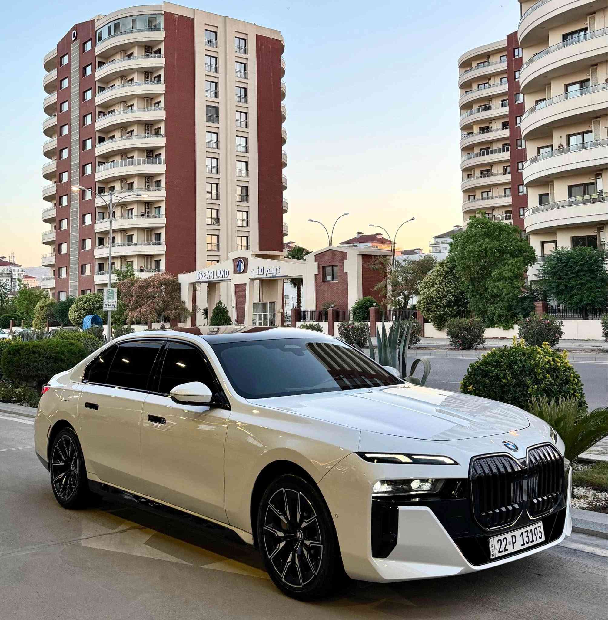 BMW _ 2023 _ serise7 _ XDraive🇩🇪
M_ PACKAGE

اللَّهُمَّ صَلِّ عَلَى مُحَمَّدٍ وَعَلَى آل مُحَمَّدٍ
ارخص سعر كل عيراق 🪬🧬
كامل ppf 
سياره بيها كتاب مزلل 80/80

‏BMW 740i ( xDriver )
ارخص سعر بكل العراق : 605$ ورقة🔥🔥
‎موديل:2023
ماشية : 38 الف

مواصفات السيارة فول الفول
سماعات BOWERS WILKINS
دگمات كريستال
سقف رولس رويس
بردات
شغال
داتاشو كبير
ابواب شفط
رادارات و حساسات
كامرا ٣٦٠ درجة
كشنات جلد 
كشنات تدفئة و تبريد
كشنات كهربائي و ميموري
انارات داخلية
وشاشات بالابواب الخلفية تتحكم بكامل السيارة وبردات خلفية ومواصفات هواية متخلص .
و بعد هواي مواصفات بيها متذكر

سعر : 605$ ورقة
السيارة وارد امريكي بيها قطعتين صبغ 
جملغ سكن امامي و باب سكن امامي
سياره دواخل مابيها جديد جديد
كير و محرك كلها بشرط

السيارة مرقم و جاهز تحويل او وكالة بشرط 🔥
سعر /605$ ورقه
العنوان: السليمانية 
للاستفسار : *********** السليمانية, العراق
