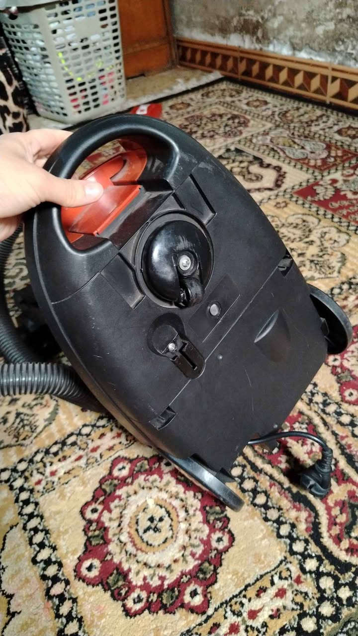 مكنسه كهربائيه جديده  كلشي مابيهه تنظف تنظيف يخبل ماركه شاونيك للبيع  العنوان بغداد *********** بغداد, العراق
