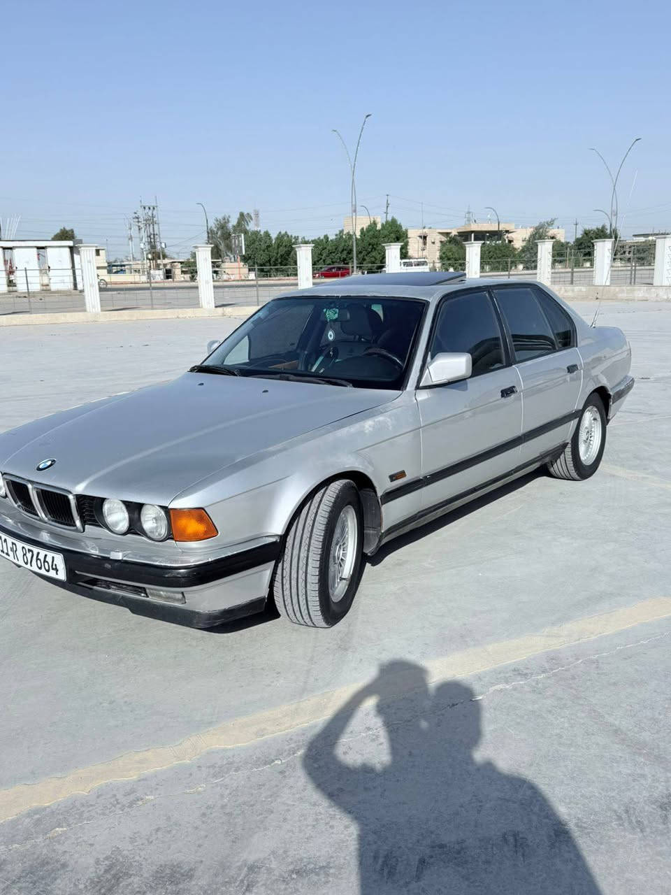 السلام عليكم 
 بسبب الوعود الكاذبه رجاء الموشراي لا يتعبني 

سياره جديده وبلاديه ع
 وضع الشركه 

 للبيع او مراوس حسب .....
بي ام دبليو.   730i.اصل
8سلندر مسكر أصل 
موديل 1993 بلاديه  
رقم بغداد انكليزي تحويل ثاني يوم 
بدون حادث ولا صبغ بلاديه
تخم تاير جديد ويل شعاع نضيف 
كير محرك شرط الكفاله 
تبريد ثلج شرط
. سياره فول مواصفات 
تشغيل واطفاء  عن بعد ع ريمونت مع تشغيل لايت نضام أمريكي 
. سلايد طكتين  
كشنات فول كهرباء هيتر 
خزن ميموري 
حداديه امامي خلفي جديد شرط  جاهزه 
+ كهربائيات بلاد شرط ع وضع الشركه 
خارج وداخل جديد ونضيفه 
دواخل غرفتها نضيفه شرط 
  مكاني واسط الكوت.   

***********
