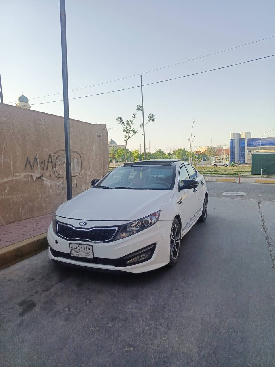 سلام عليكم  كيا اوبتيما  لبيع
فول مواصفات  محرك 2400  خليجي

 بصمه تشغيل وبصمه ابواب 

 وتحديد مسار  قياده ثابته 

ويل كب  عدد5 

دبل اكزوز محرك 2400. مكفول 

كير 6 نمر  مكفول 
 
حداديه  وزوج تايرات جديد 

كرسي سائق كهرباء 

خزن ميموري 

 حادث  سياره بيه طخه بل لغد. وكم قطعه ابيع حزام 
 
سياره عليه ادامه كامله ما ناقصه شي 
 مكان سياره رمادي 7 كيلو 

***********
