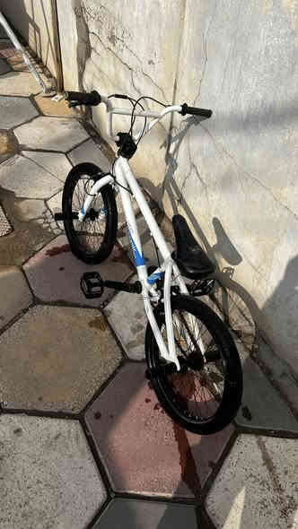 بايسكل BMX مستعمل نظيف للتواصل ***********
