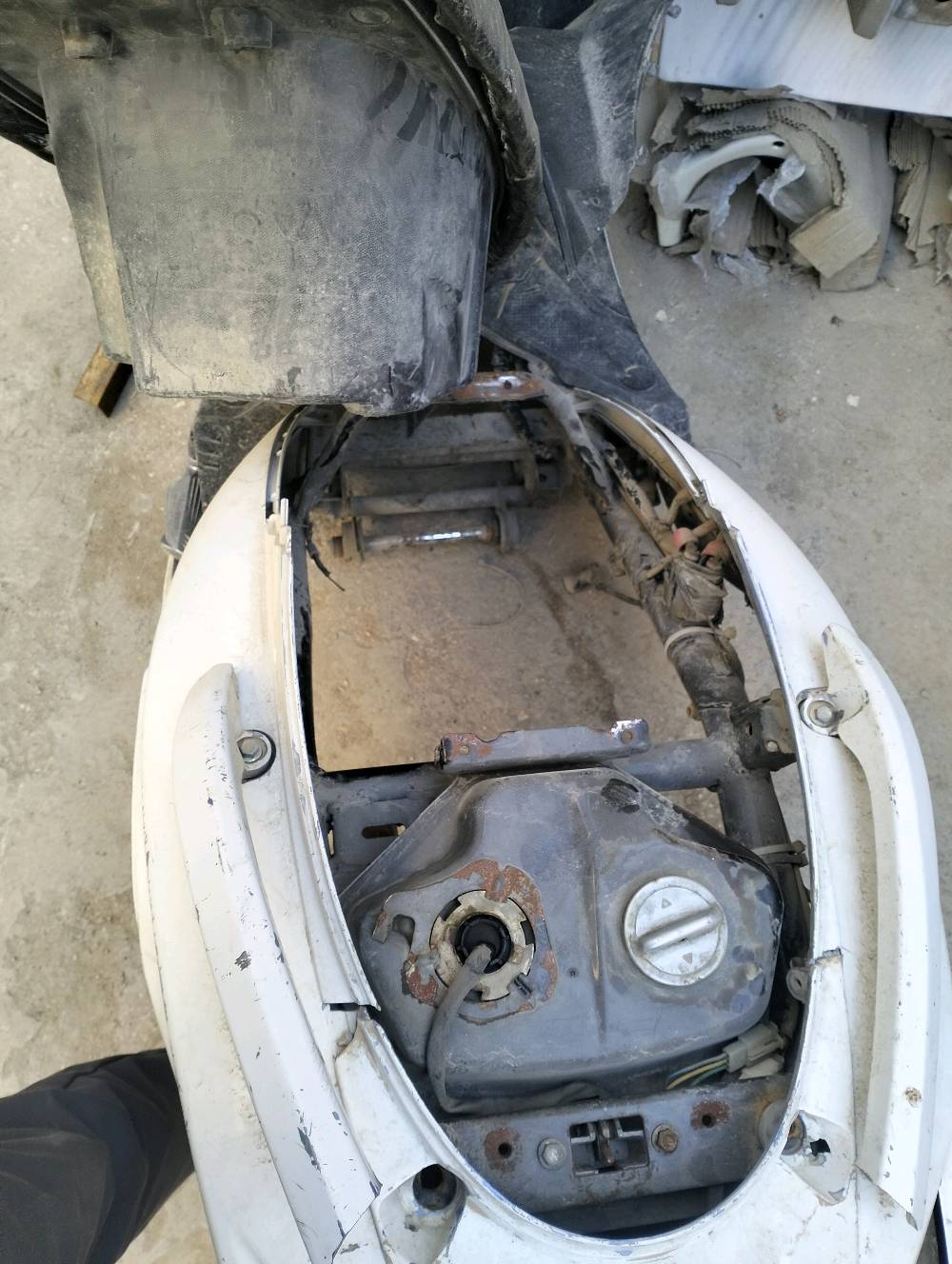 كربلاء بوبيات 
شاصي سكنس شمعه 
سوادات كامله دبل خلفي كهربائيات ترتيب 