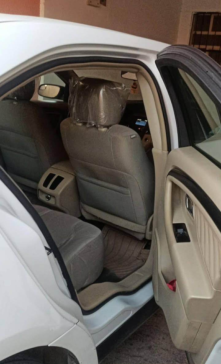 سڵاوی خوای گەورەتان  لێبێت هاوڕێیان

ford taurus 
مۆدێلی 2013 نیڤایە
بێ بۆیاخە 
ڕەسمی سۆنەریم داناوە 
سەنەوی تازەیە  تا 2029
248 هەزار ڕۆیشتوە

سعری 115 گەڵا مەعامەلە 

ڕەقەم تەلەفون 
***********
*********** السليمانية, العراق
