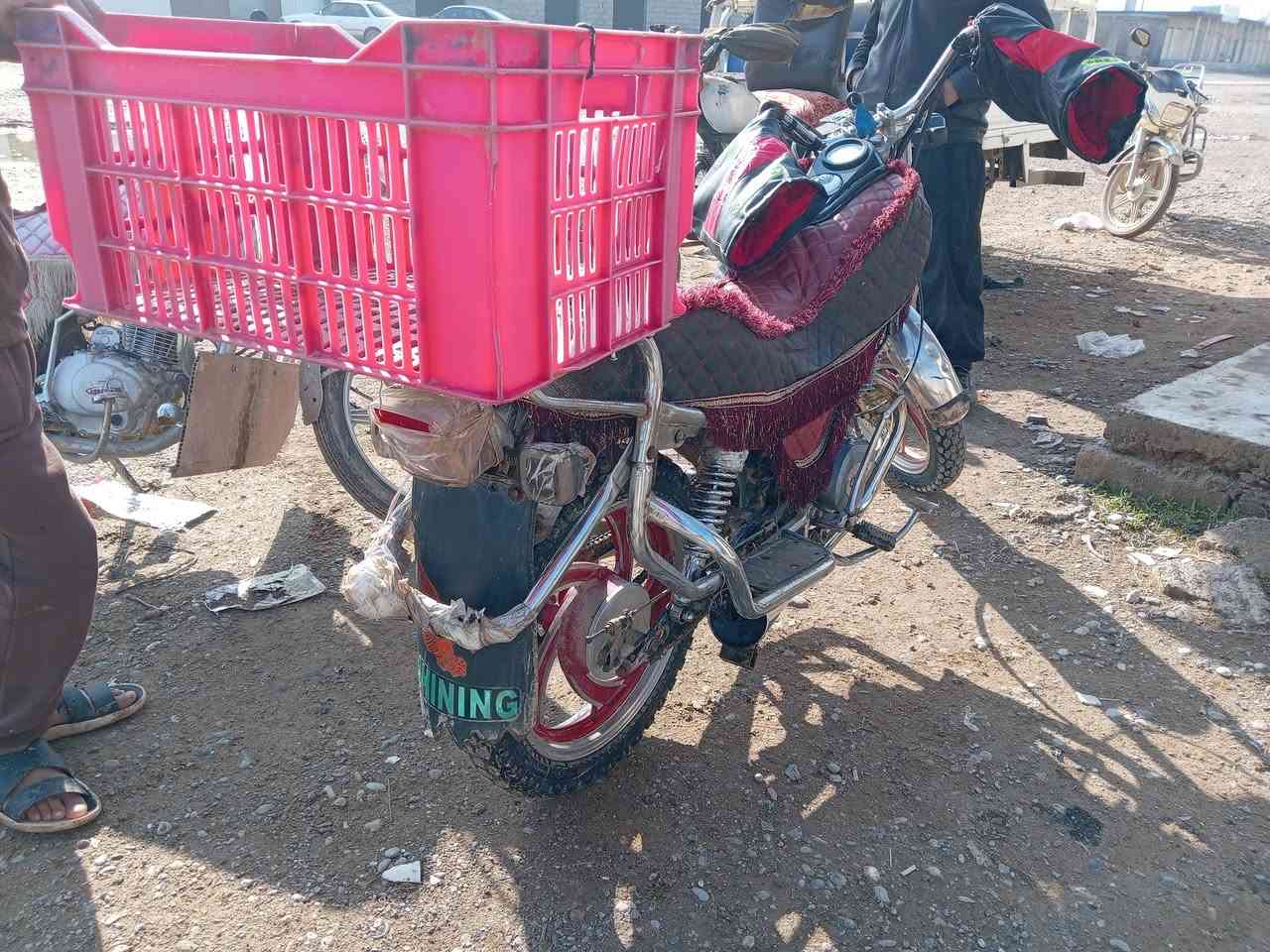 اسلام عليكم.. مكلف مكلف
***********المكان شميط
جني دبل بلك للبيع 
موديل /2020
محرك مفتوح 
ولباقي تعال شوف بعينك كوم حديد 
السعر /350 وبي مجال بسيط
