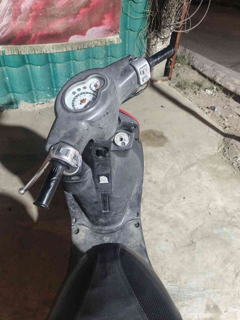 السلام عليكم دراجه فله رمبه بيها شويه جراد مقفوله كفاله عامه ماكينه جديده للبيع سعر 800 بيها مجال او مراوس حسب القناعه مكان بغداد وحبيبيه***********
