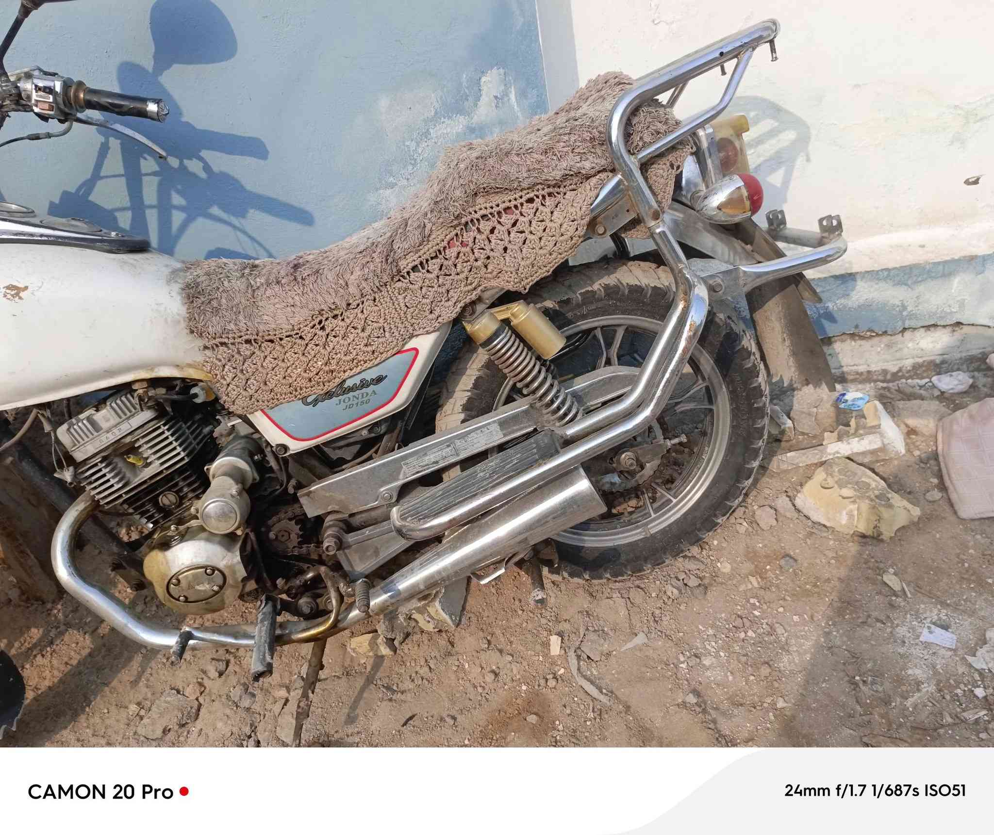 دراجة للبيع السعر 200وبي مجال الاستفسار رقم الهاتف ***********
