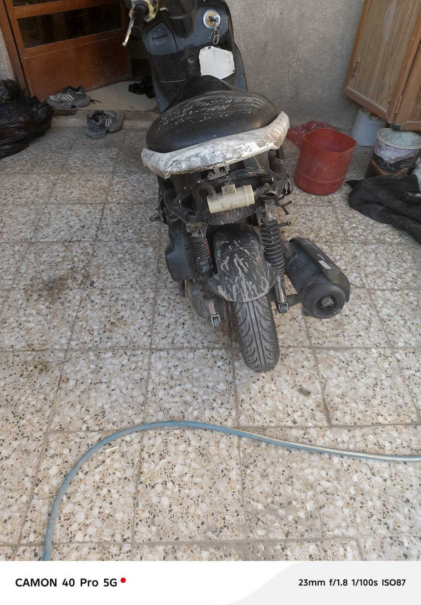 سلام عليكم سكنس ثنيه 140
تجفيت جديد معدل نار 
دراجه مابيهه نواقص
سلف نكره هندر نص نكره
طوفه شغاله مكينه ناعمه ماببهه ايشي 
للبيع او مراوس 
سعر300
***********
