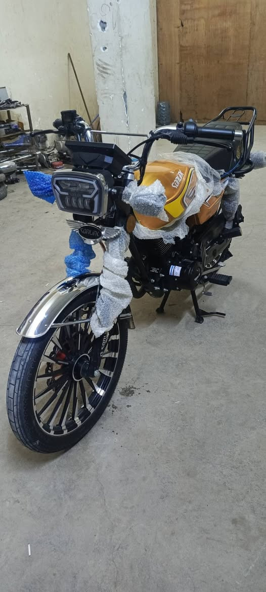 ياالله
الإستفسار //***********☎️☎️***********
السيفاان ال 25 الأصلي استعمال ( 5 )ايام زيروو
نظافة 100٪٪100 كفالة بصمة تشغيل🛵 
⚙️مكينة 200cc 
لوون مميز دولار ذهبي🟨 
مكان ///الصويرة #السبيس تقاطع حي #الزهورر
