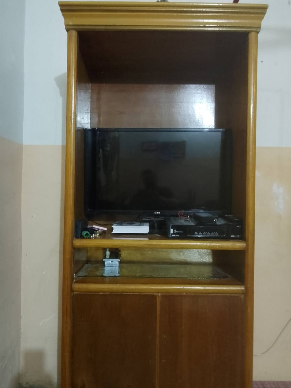 غرفت اخشاب حطاطة للبيع السعر مليون ونص ***********
