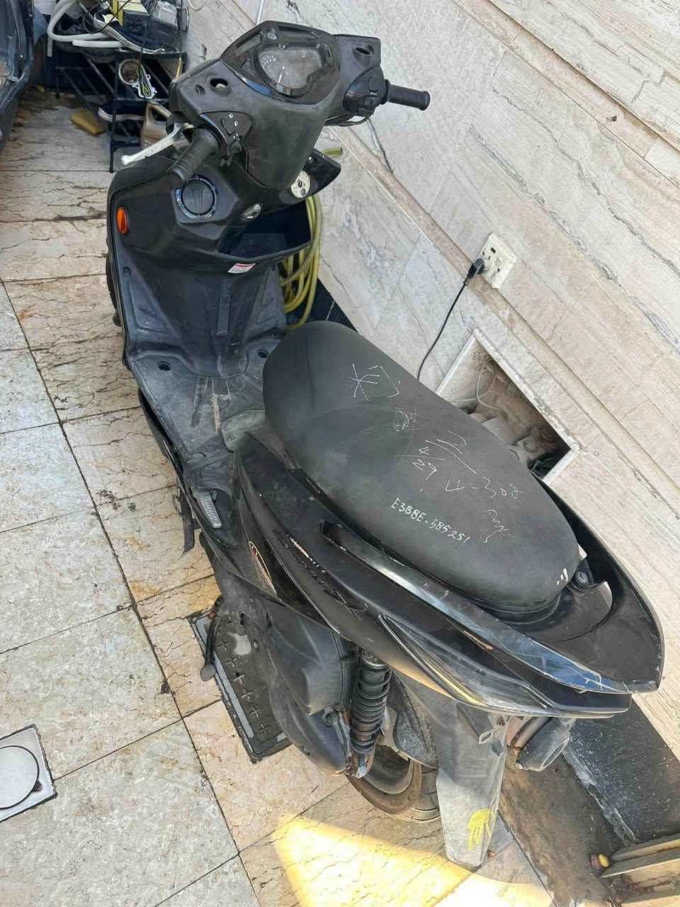 السلام عليكم
سكنس لد للبيع 
دراجة رمبة مصالها هواي من نزلتها على ايدي 
دراجه مكفوله كفالة عامة مكينة بالكارتون نقصها كيج و تريشة صفحه وحدة 
سعر 1400
مكاني حي القاهرة
للاستفسار ‭***********‬
