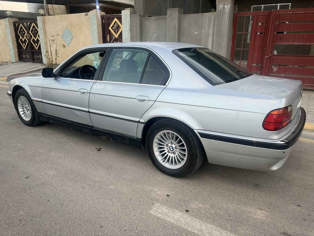 كاسحة
98 مسجلة 96

رقم بغداد إنكليزي سنوية بأسمي شرط التحويل

محرك جديد

كير امجفت

كهربائيات كلها شغالة

تبريد

تدفئة

سلايد روڤ

مري شفط

جنطة شفط

بردة كهرباء خلفية شغالة

تخم تاير

باتري جديد

حدادية جديدة

السيارة بدون صبغ  جاردة صندوگ وجنطة وقمارة

بيها ملاحظات

( سلايد  روڤ وگف عندي + مري الجانبية الشفط مالها عاطل رصعات تقريبا اربع او خمسة + رواج بالباب مال السائق واضح بالصور

الترايش الامامية والنيكلات امكسرات )

***********

السعر 65
