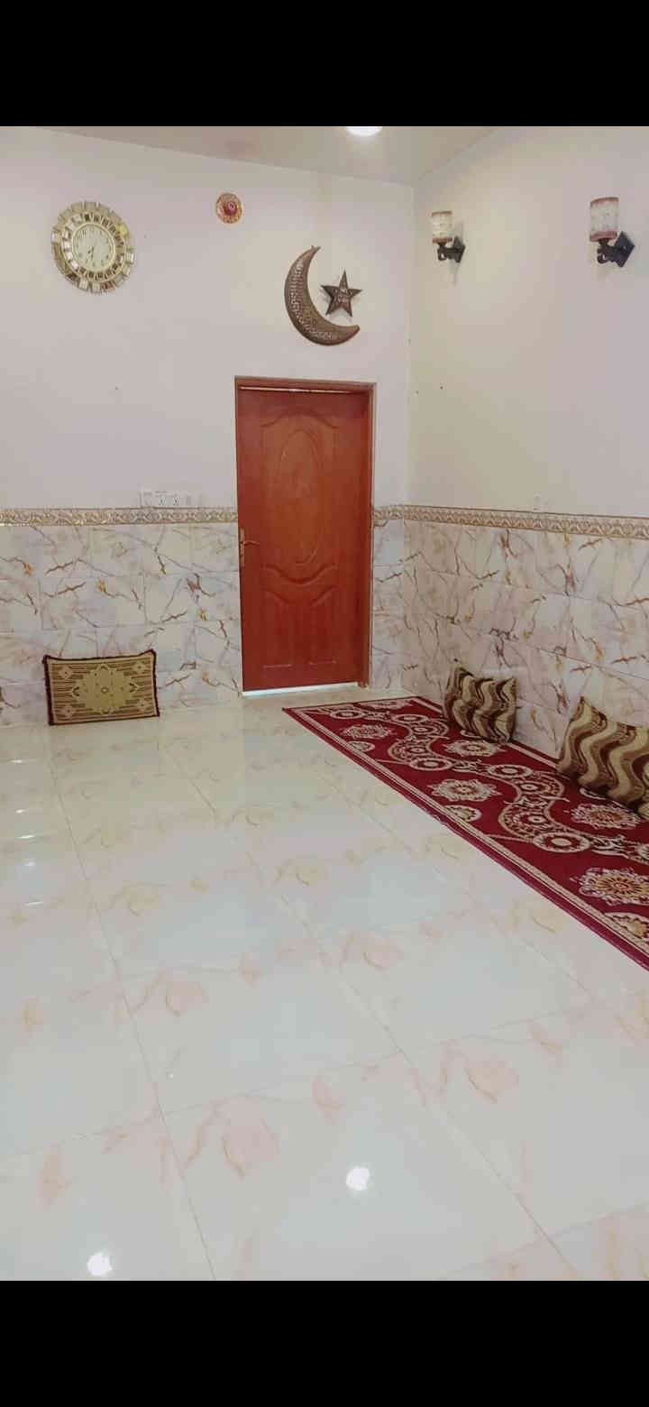 السلام عليكم بيت للبيع حي ميسان قرب سكله الكرعاوي شارع السكله المساحه ١٠٠ متر بناء طابوق يحتوي ع غرفه وصاله واستقبال ومطبخ وصحيات داخليه وخارجيه السعر ٣٨ قفله
***********
