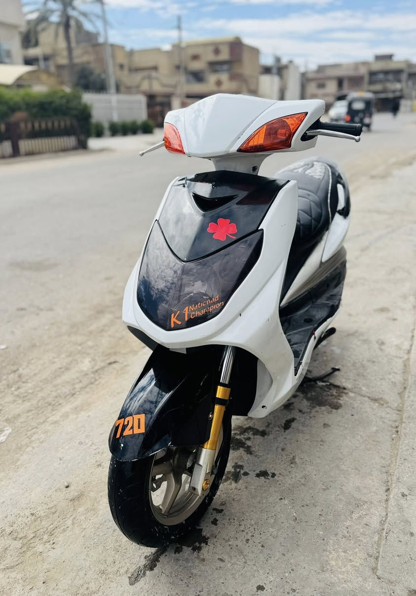 السلام عليكم سكنس فحل كابريتر بوشه ٥٨ بيها هواي تزويد دبل امامي رياضي فج بريك رياضي اكلاجات رياضي سلف رياضي هاوزن رياضي كشن رياضي الدرجه شلعه معدل متلزم كهرباياتها كلها شغاله زوج تايرات جلاتين الدراجه اي نقص ما بيها السعر ٧٠٠ وبيها مجال عنوان دوره شارع ٦٠ رقمي ***********
