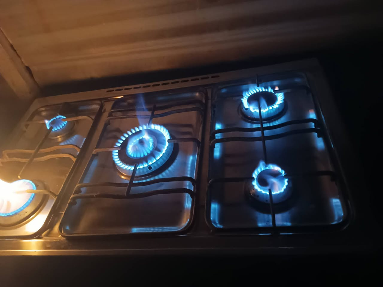 طباخ كاريزي باب اول سعره 175وجربايه 50 والمفرغه 25 مكان بلحسينيه


**إذا كنت صاحب هذا الإعلان وتريد حذفه لأي سبب، رجاءا أرسل رسالة إلى الدعم الفني**