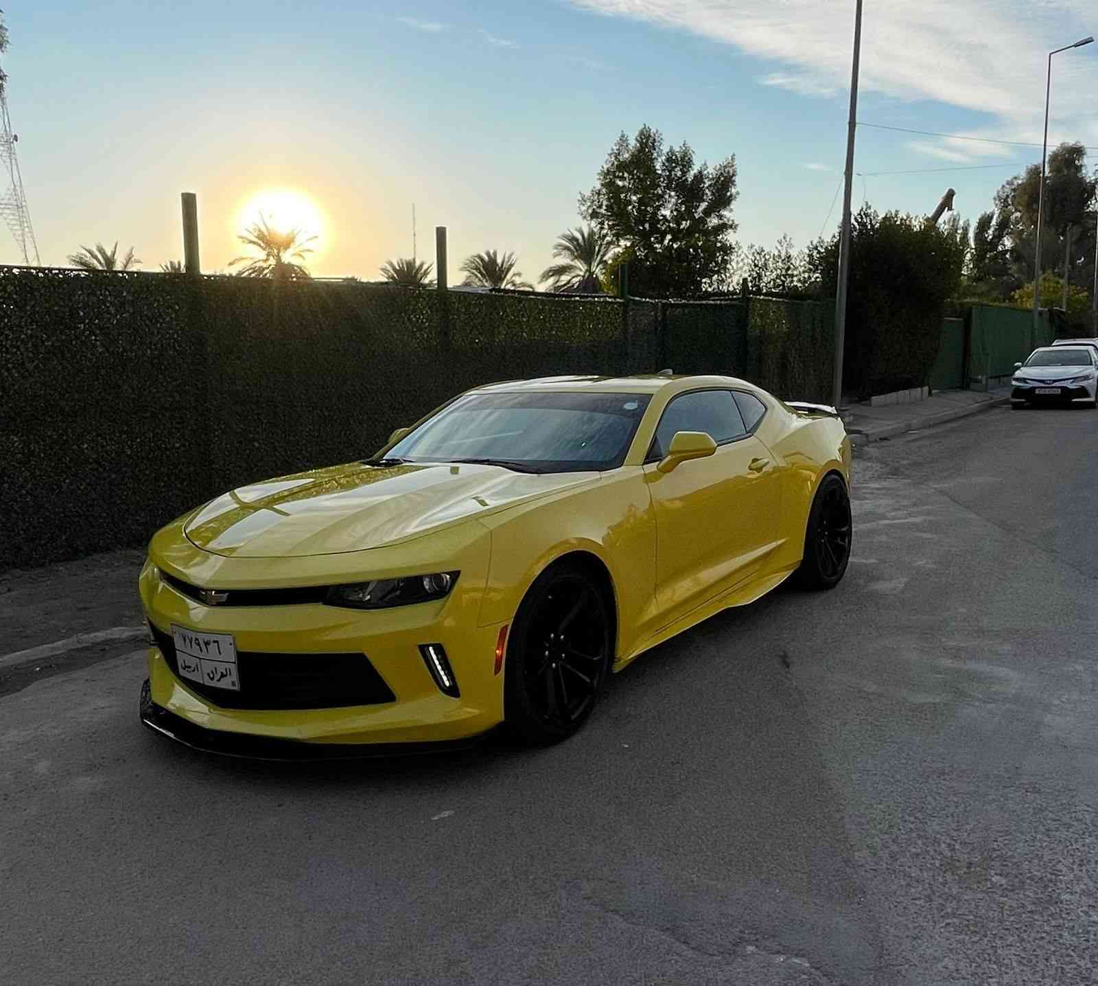 كومارو ٢٠١٦  ٦ سلندر ٣٦٠٠ مكينه وكير مكفوله
 صدر امامي وخلفي بحاله جيده جدا حادثها موضح بالصور خفيف جدا بيها 3قطع بدون دواخل ابد ماشيه ٥٧ الف مايل باسم شركه تحويل او وكاله حاضر مكان السياره اليرموك السعر ١١٤ وبيها مجال بسيط 
رقم الهاتف ***********
