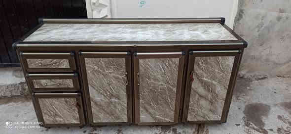 للبيع كاونتر أرضي شغل ثقيل نظافة 90% طولها متر و70 السعر 110 بي مجال مكان موصل رشيدية 
الرقم كورك ***********
اسيا ***********
