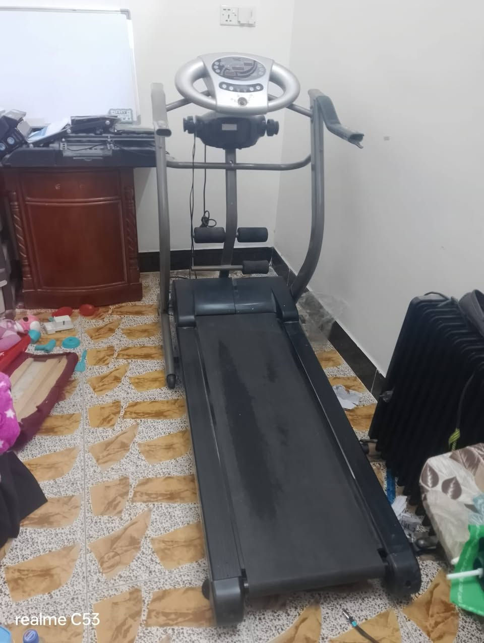 جهاز جري نظيف كله شغال يتحمل وزن ١٦٠ كيلو مكاني بغداد الثعالبه *********** السعر ٢٥٠ وبي مجال
