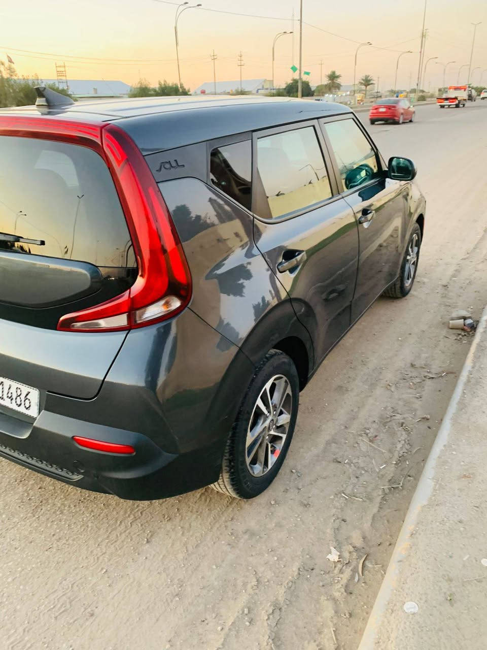 السلام عليكم اخوان للبيع  كيا صول أمريكي 🇺🇸 2021
حادث بنيد فقط قطعه وحده بدون دواخل السياره ماشيه 50 
رقم انكليزي بابل السياره كلش نظيفة وما بيها اي نقص 
عنوان: بابل 
السعر :143
***********
