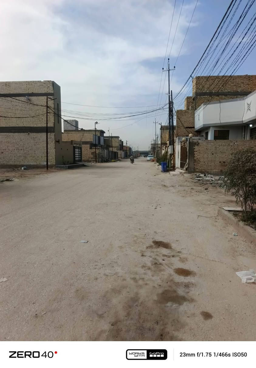 دار للبيع المساحة 200طابقين درجه اولى
بناء جديد طابوك جمهوي صب كونكريت اساس وسقف جسور  الع-------------------------------------------------------------------------
​💎 [نوع العقار: دار طابو زراعي  ] 💎
--------------------------------------------------------------------------
​📍 الموقع : [النجف الاشرف / مقابل ملحق قريه الغدير عله شارع المطار  ]
--------------------------------------------------------------------------
​📏 المساحة الكلية: 200متر طابقين  ]
--------------------------------------------------------------------------
​🏡 المواصفات الرئيسية: 
يتكون من : طابقين
 غرفة نوم 4➕ إستقبال ➕ صاله2➕ مطبخ ➕ 
مجموعات صحيه
--------------------------------------------------------------------------
​🌟 مميزات الدار : [: خلف الشارع العام الرئيسي ⚡ ➕ بناء الدار هندسي حسب المواصفات #العالميه 🌍🌐 ➕ الدار حرف  ]
--------------------------------------------------------------------------
​💰 السعر المطلوب: [ خاص وتدلل / "قابل للتفاوض"]
--------------------------------------------------------------------------
​📞 للتواصل والمعاينة الفورية:
​***********او مراسله واتساب *********** 

--------------------------------------------------------------------------
عندك بيت او عرصه وتريد تبيعهه راسلنه واتساب ***********
