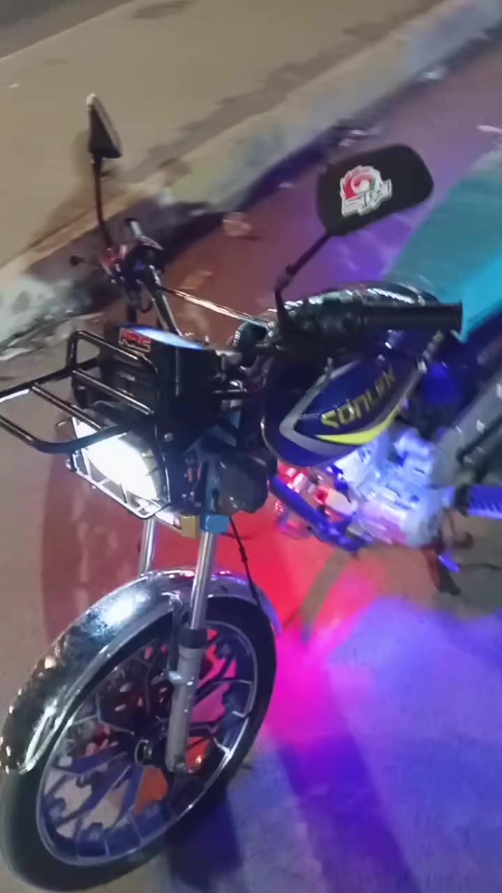 سلام عليكم ايراني موديل25 محرك 200 مكفول كلشي ما ناقصه كهربأيات كله شغاله بي منفيس  السعر 775 وبي مجال بسيط ويرهم مراوس حسب القناعه العنوان الرمادي شارع 60 مقابيل قسم المتحانات ***********
