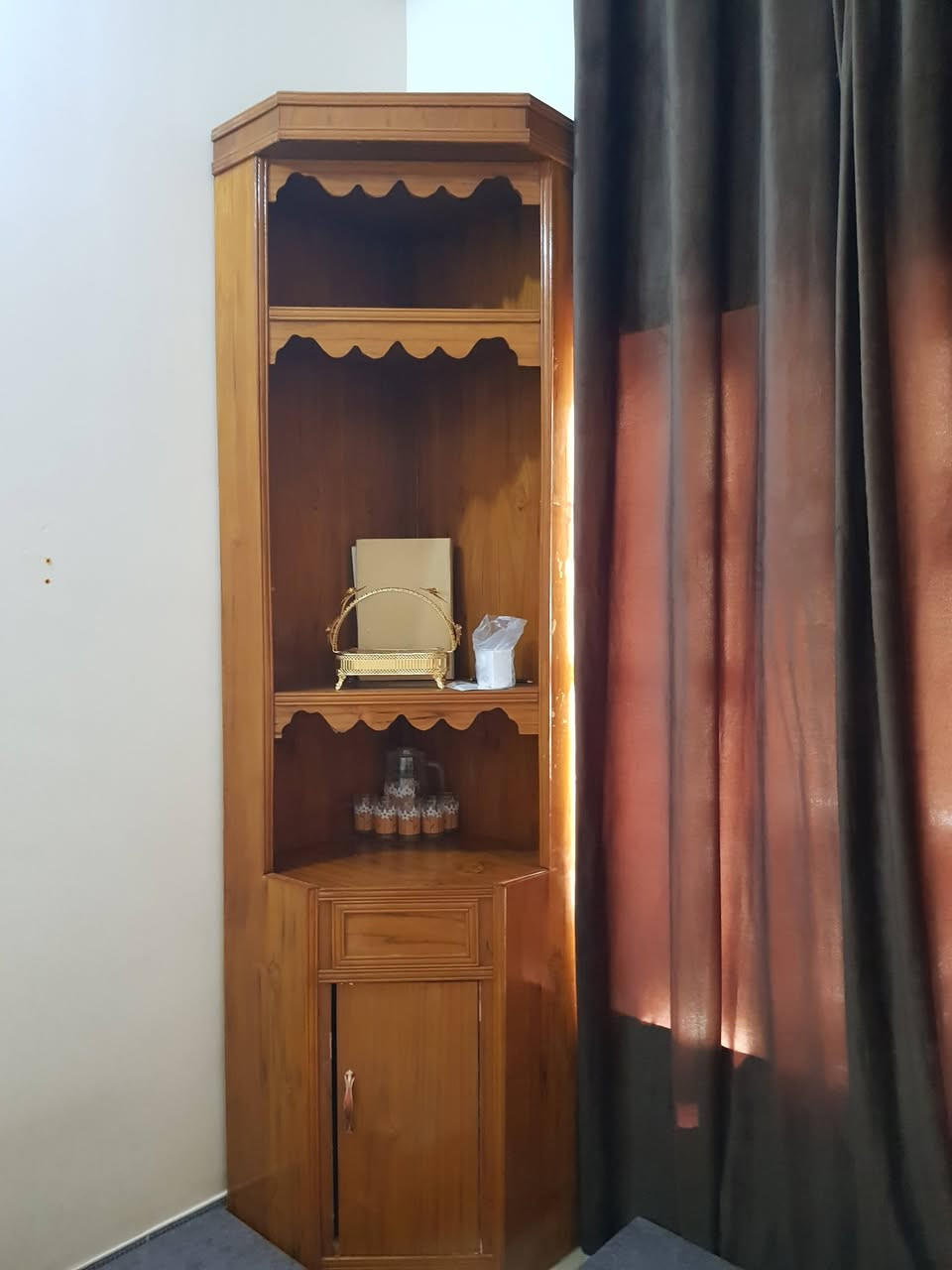 السلام عليكم غرفة اخشاب للبيع
مكان الغرفة الخالدية
السعر ٨٠٠ الف غرفة فر 

رقم 0783200440


**إذا كنت صاحب هذا الإعلان وتريد حذفه لأي سبب، رجاءا أرسل رسالة إلى الدعم الفني**