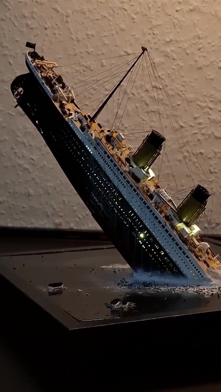 Titanic: Final Hours
mariniatures.myshopify.com


**إذا كنت صاحب هذا الإعلان وتريد حذفه لأي سبب، رجاءا أرسل رسالة إلى الدعم الفني**