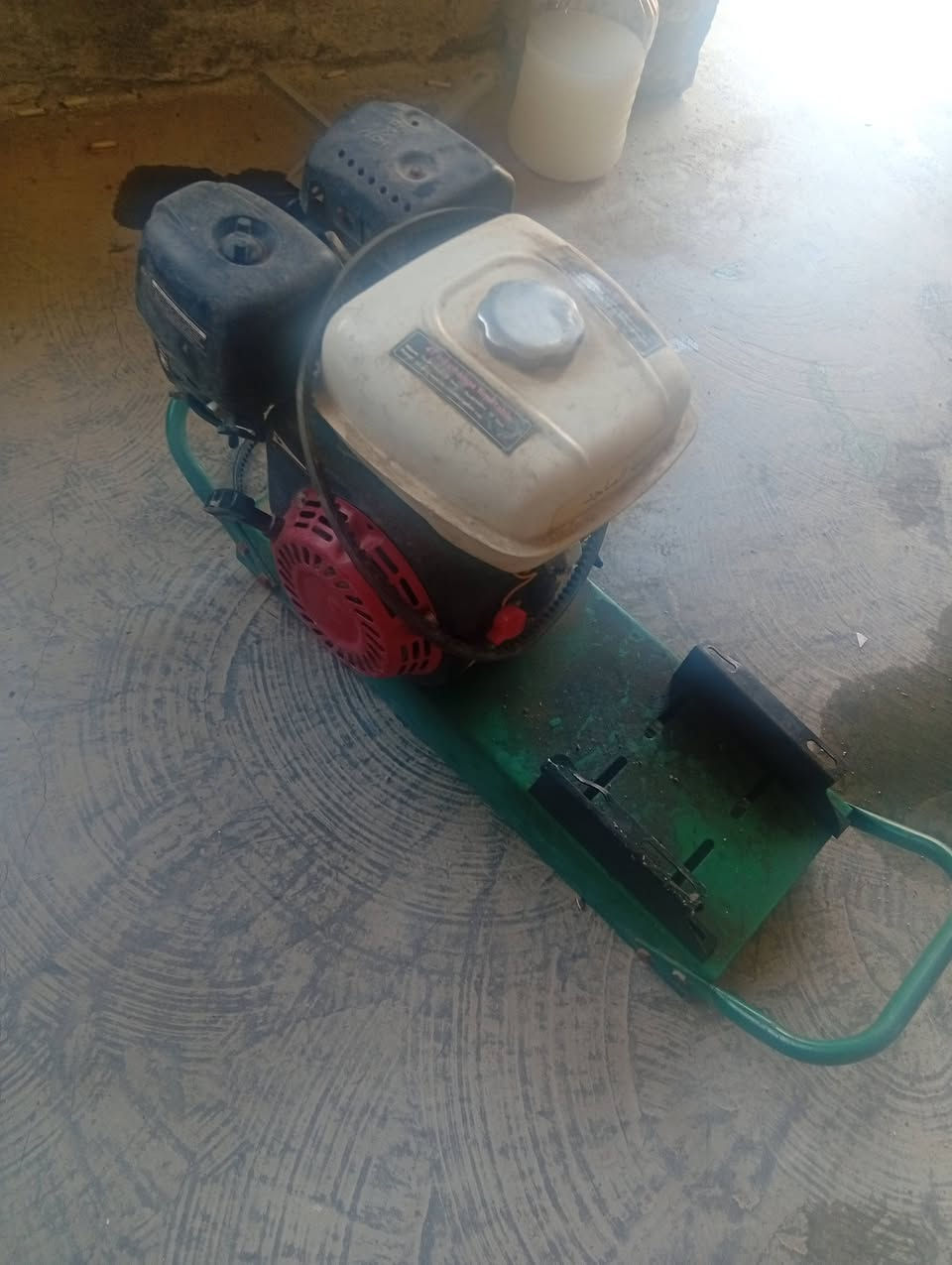 ماطور كهرباء عدد 2 واحد 5حصان ثري فيز واحد 4 سنگل وياهن ماطور بانزين للبيع المكان بابل مسيب  سعر الماطور 200 بي مجال بسيط والبنزين 150 وياهن تاروسات 2
***********
