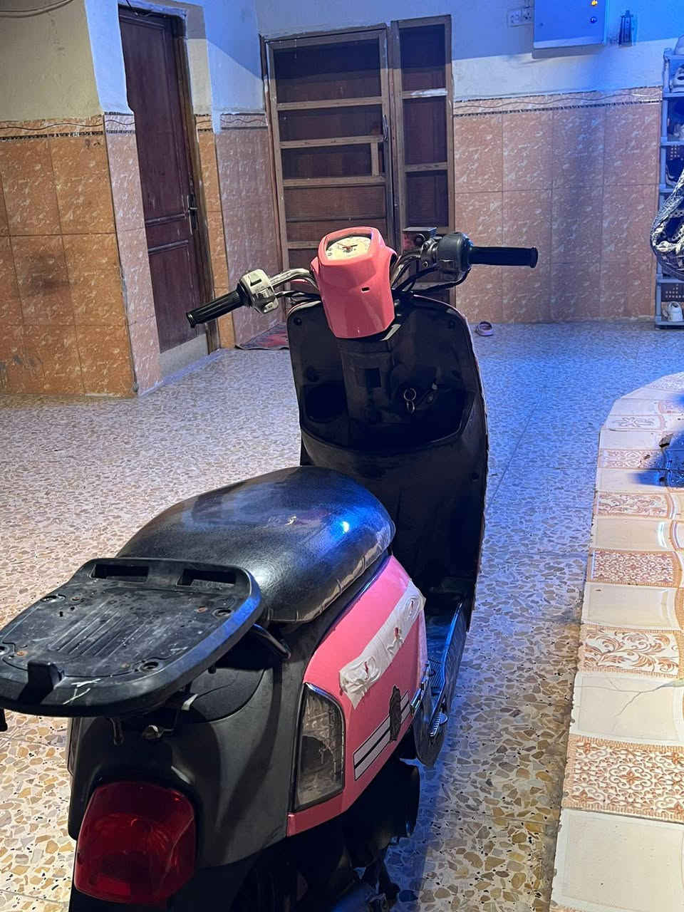 السلام عليكم بوليسي للبيع كلشي شغال بيها نكره سلف مامفتوحه دراجه تخبل ناعمه مكاني 5ميل مستعحل على بيعتها سعرها 950 رقمي ***********
