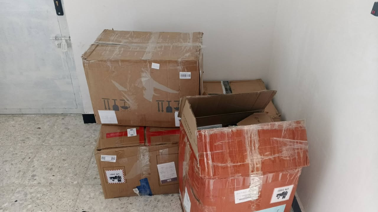 السلام عليكم
عندي كراتين امزون مكس
4كراتين الكتروني وملابس 
للبيع
مكاني بغداد
***********
