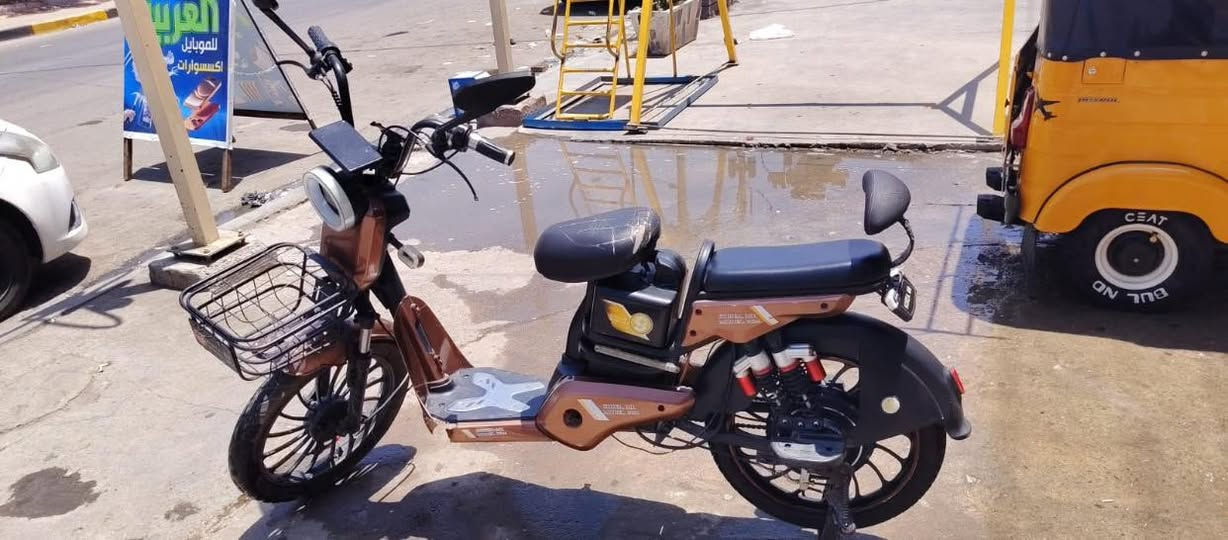 **العنوان:** دراجة شحن كهربائية نظيفة جداً للبيع
> **التفاصيل:** > * الدراجة بحالة ممتازة والكهربائيات كلها شغالة.
وشحنها يطول وممتاز جداً
>  * دبلات أمامية وخلفية بلاد، كشنين مع مسند خلفي.
>  * ملحقاتها: الشاحنة الأصلية موجودة.
>  * السعر: [300 ألف وبيه مجال بسيط للشراي]


**إذا كنت صاحب هذا الإعلان وتريد حذفه لأي سبب، رجاءا أرسل رسالة إلى الدعم الفني**