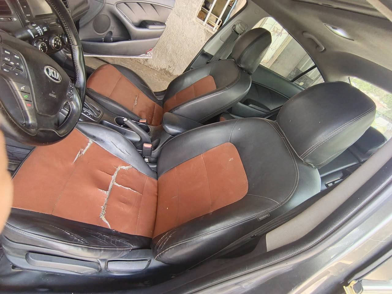 السلام عليكم كوشينات فورتي نضيفة بيهن  تدفئه السعر 200 العنوان بغداد ***********
