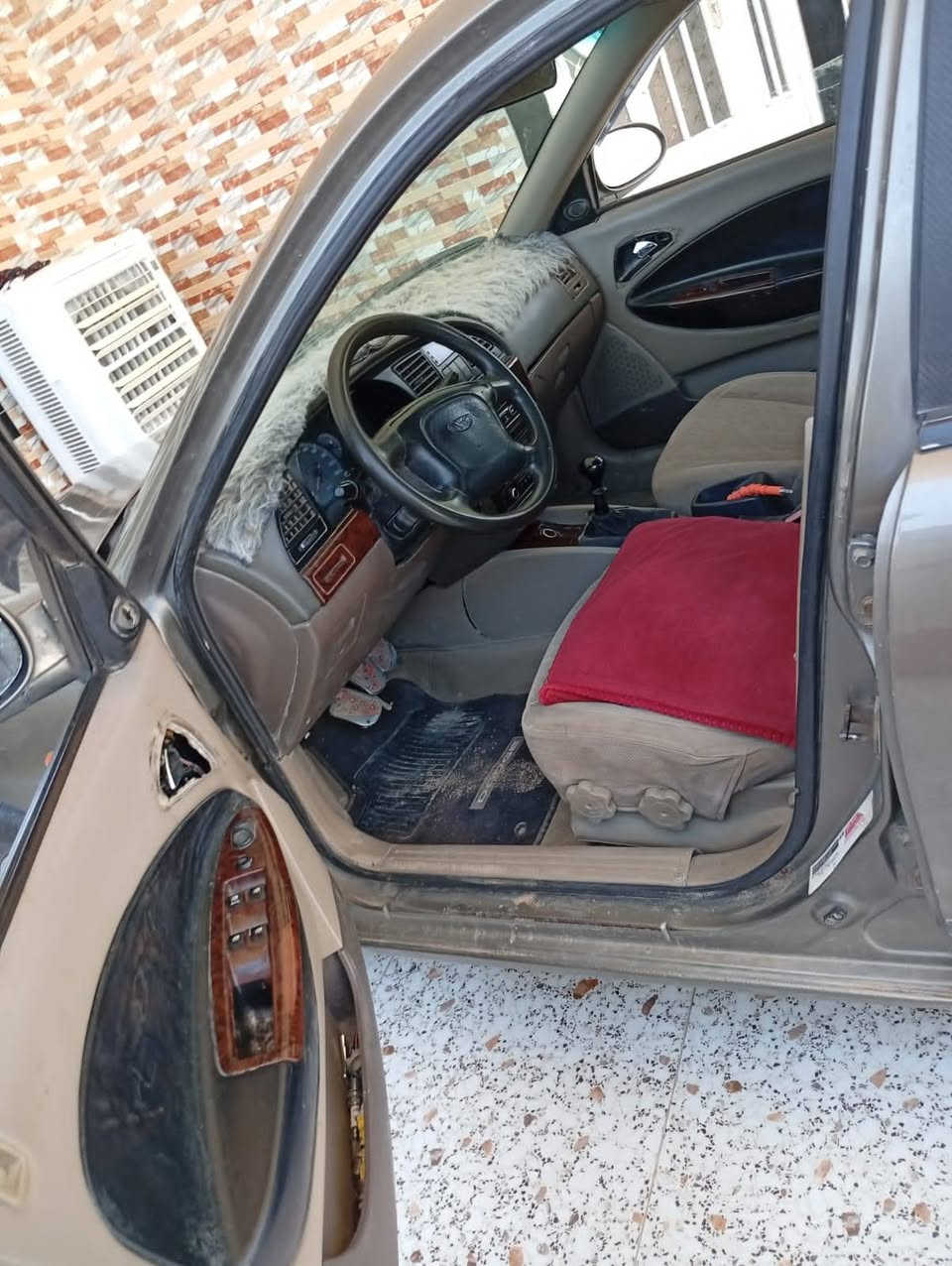 السلام عليكم 
نوبرا للبيع موديل 2000
رقم ديالى 
سنويه امجدده 
صدر جديد گيراومحرك مكفولات 
تخم تاير جديد المكان ديالى الخالص السعر 37
رقم الهاتف ***********
